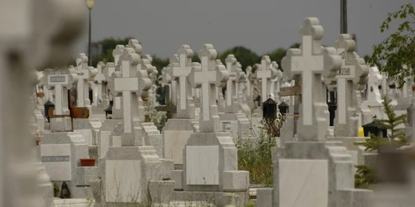 cimitir morminte jpeg