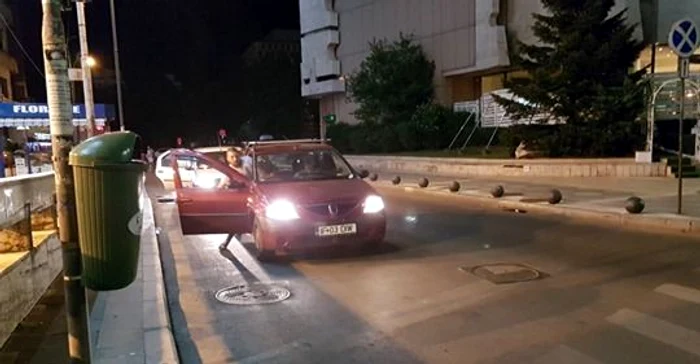 Agresorul s-a speriat, s-a urcat în mașină și a fugit Sursa foto: Facebook