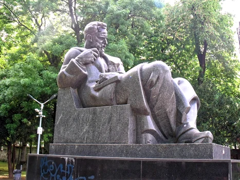 În prezent, parcul este murdar, neîngrijit peisagistic și are un aer de abandon / foto: Facebook