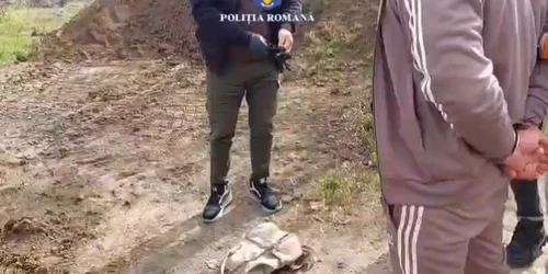 WhatsApp Video 2025 04 02 at 20 03 41 mp4 thumbnail png