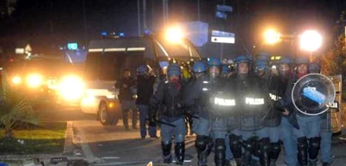 Carabinierii italieni au avut treabă toată noaptea. Foto: EPA
