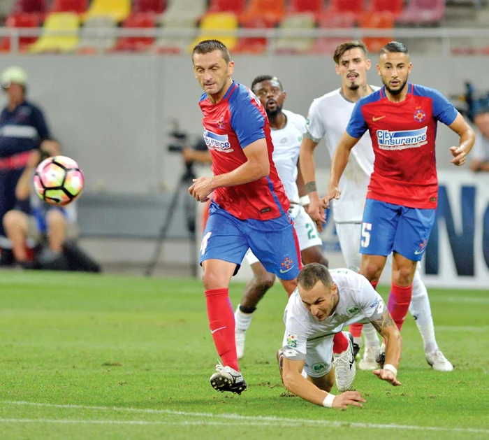 
    Titularii Stelei  vor juca şi  la Botoşani FOTO: Sportpictures.eu   