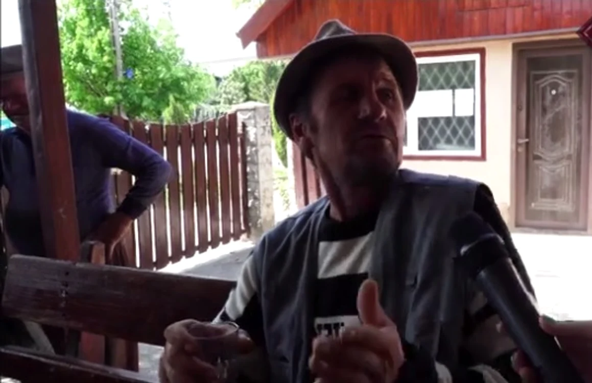 
    Preferă vaccinul „cinzeaca”FOTO: Captura Youtube BZI  