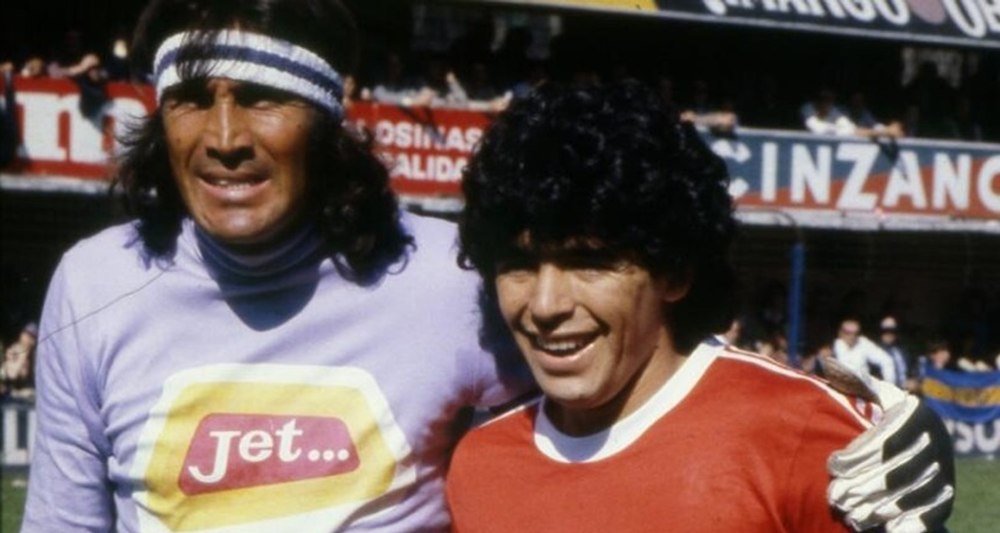 A murit Hugo „El Loco” Gatti, portar emblematic al fotbalului argentinian. Familia a decis să fie deconectat de la aparate