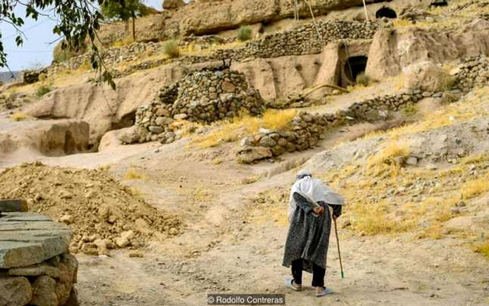 În satul Meymand din Iran trăiesc permanent puţin peste 100 de locuitori; Fotografii: Rodolfo Contreras