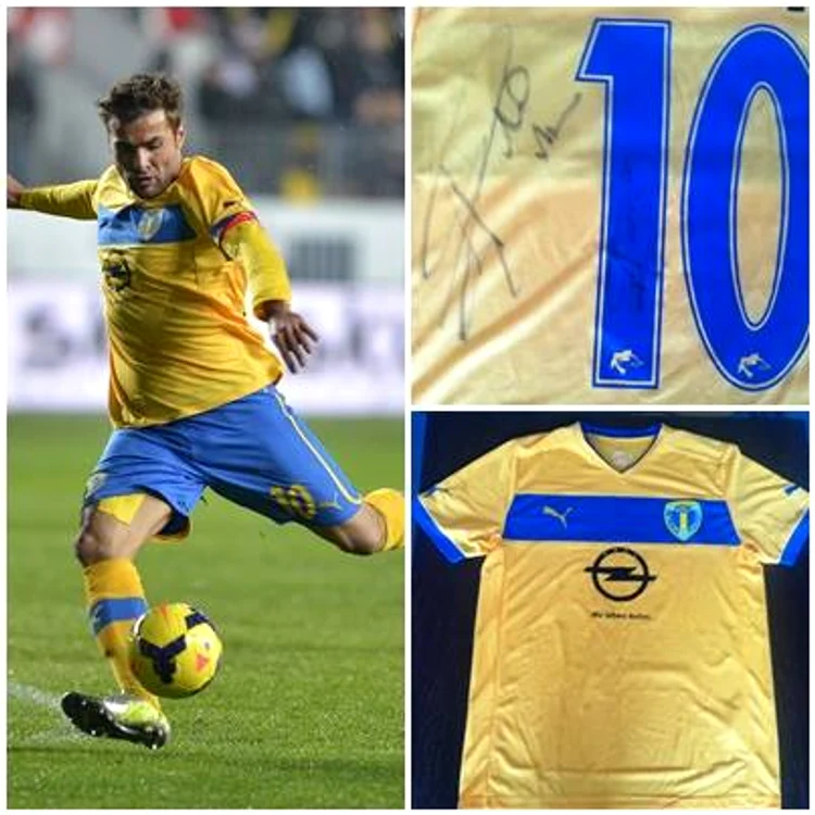 Adrian Mutu a scos la licitație un tricou cu numărul 10, pe care l-a purtat în mai multe meciuri pentru Petrolul Ploiești