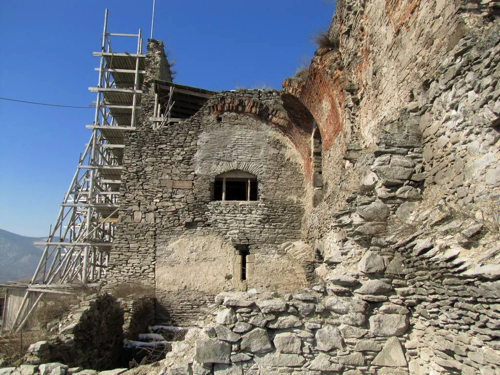 Cetatea Devei – faza sacrificiului pe incinte    jpeg