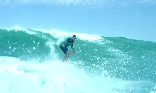 Derek Rabelo i a impresionat și pe surferii profesioniști cu talentul său jpeg