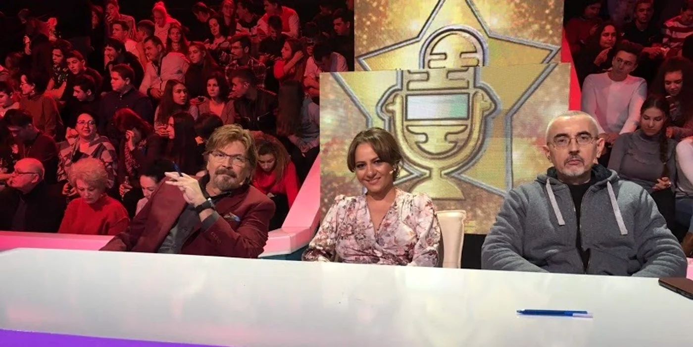 
    Adrian Daminescu face echipă, în juriu, cu Dan Teodorescu şi Carmen Trandafir  