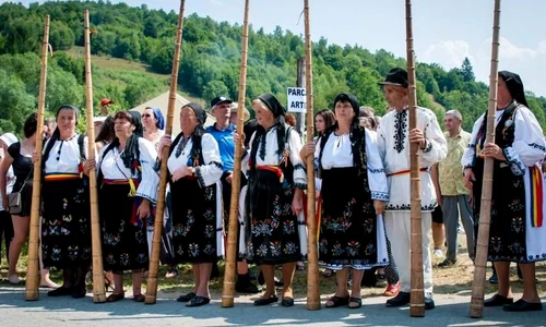 Festivalul "Târgul de Fete de pe Muntele Găina" jpeg