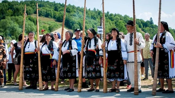 Festivalul "Târgul de Fete de pe Muntele Găina" jpeg