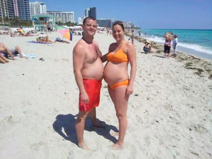 Alături de  soţul ei, Denis