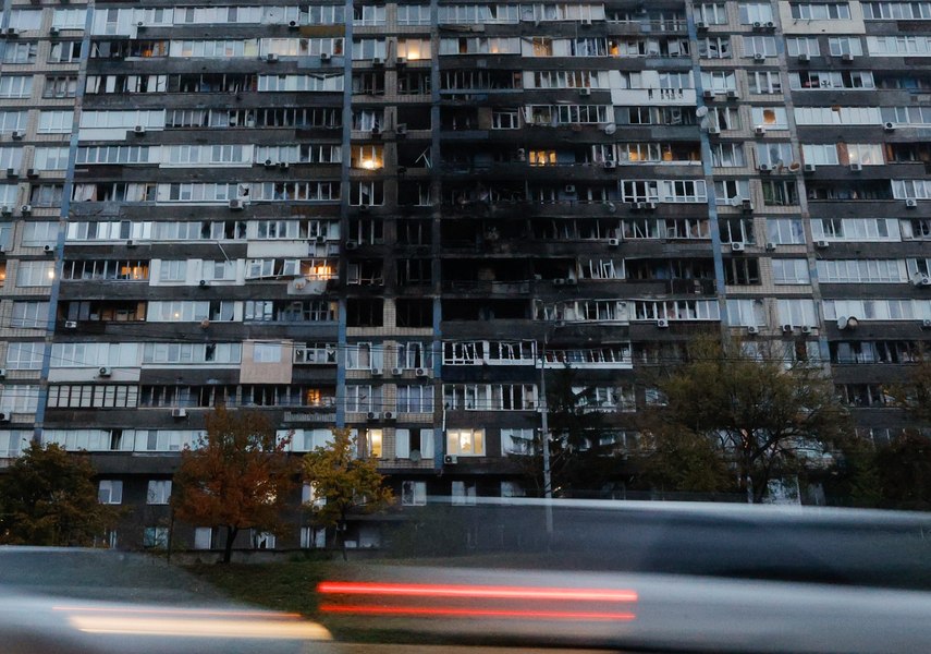 „Apărarea noastră a scăzut cu 20-30%” Rusia și-a calibrat atacurile pentru a produce cele mai mari pagube la Kiev, acuză Zelenski 