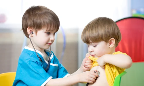 copii_joc_doctor_shutterstock 563780110 jpg