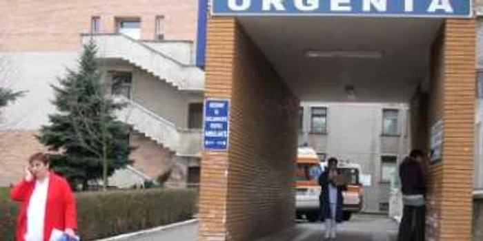 Consumul excesiv de mâncare şi băutură a trimis sute de hunedoreni la Urgenţă