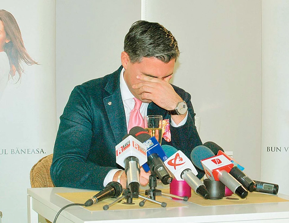 Ieri, designerul a fost foarte emoţionat când şi-a văzut bebeluşul