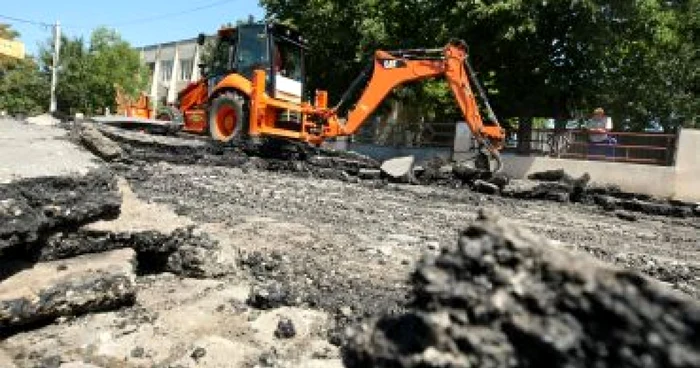 Craiova: S-a închis circulaţia rutieră pe bulevardul Decebal!