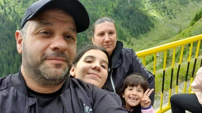 Mircea și Mihaela Ogrezeanu și cele două fete ale lor FOTO Răzvan Ogrezeanu