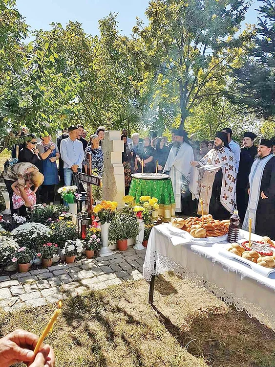 La parastasul de sâmbătă au venit zeci de persoane