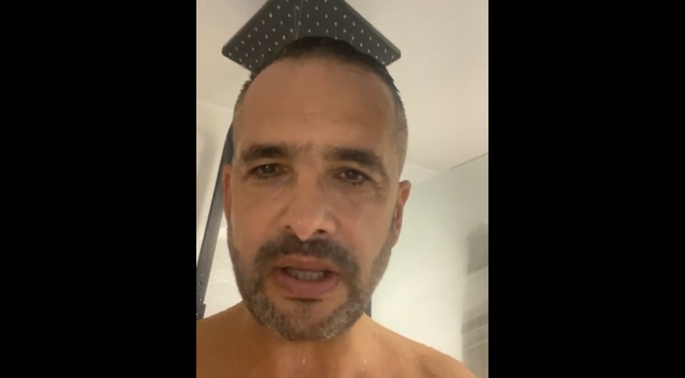 Mădălin Ionescu explică de ce a făcut live în timp ce se afla la duș: „Nu, nu a înnebunit Mădălin Ionescu!” 