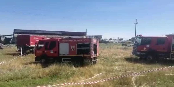 Incendiu în zona Gării Videle. O locomotivă a luat foc