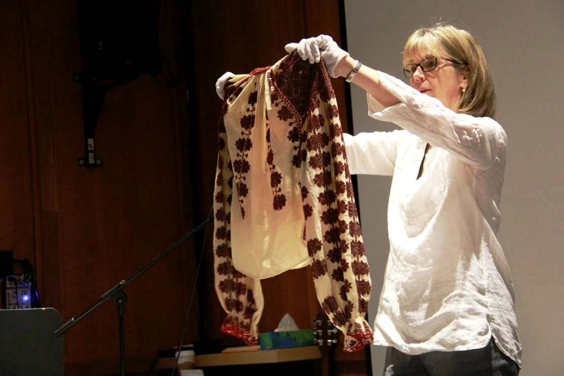 Ie de Argeş din colecţia Muzeului de Textile al Canadei - Ziua Iei 2014 Toronto