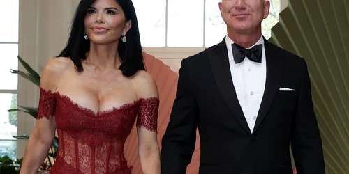 lauren sanchez jeff bezos gettyimages jpg