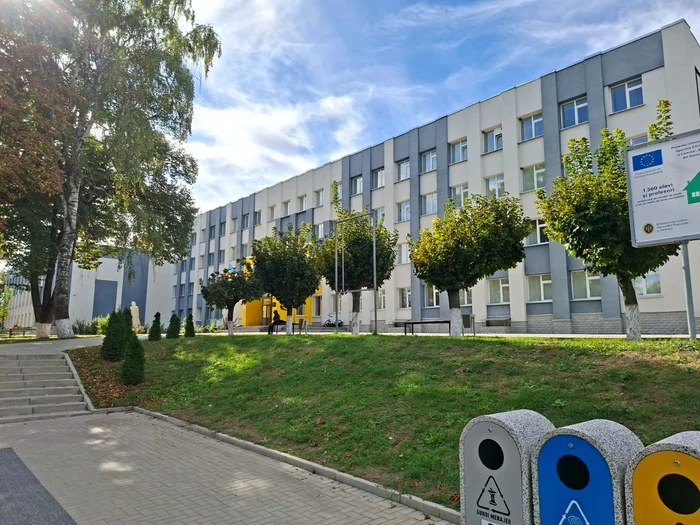 Liceul din Ungheni FOTO Cosmin Zamfirache