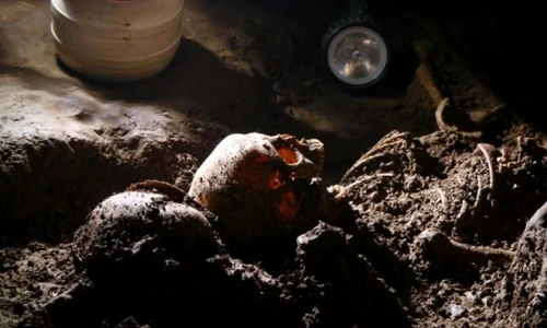 Schelete medievale într o peşteră din Bihor jpeg