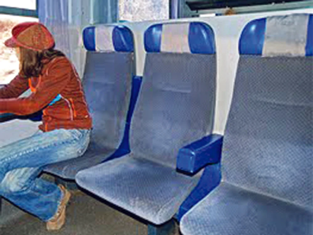 Suceava: Trenurile intercity spre Capitală, suspendate în weekend