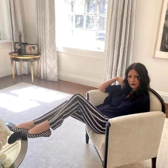 1 catherine zeta jones shows off grey hair in mirror selfie jpeg