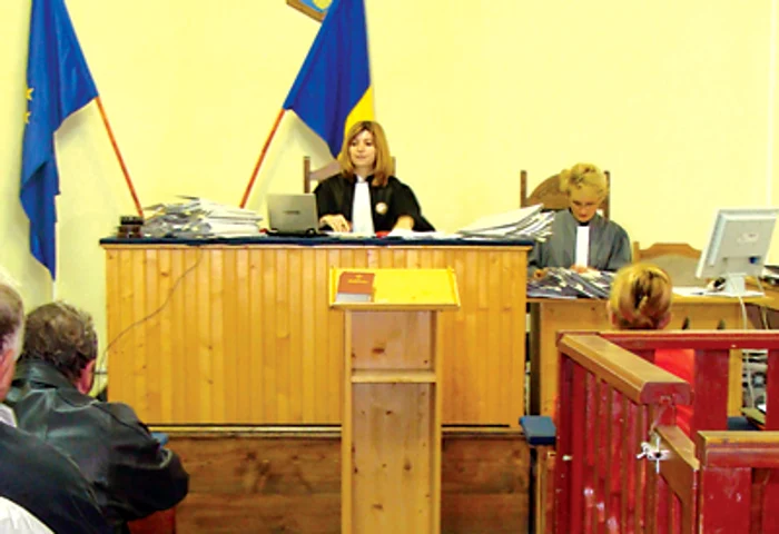 Oradea: ORAŞUL PE SCURT / Justiţia pierde bani