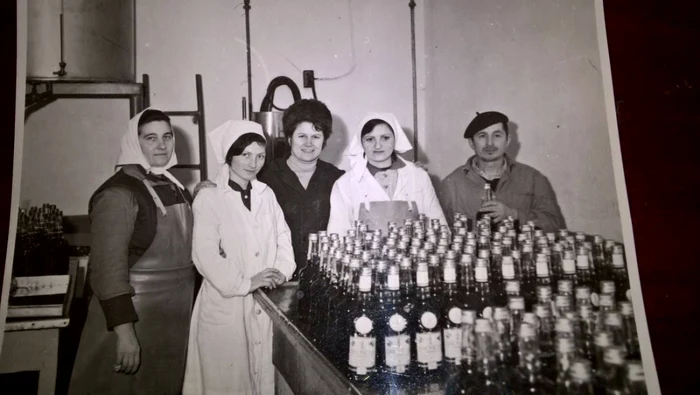 Imagine din fosta secţie de coniac de la Turnu Severin FOTO Arhiva - Nicolae Sârbulescu