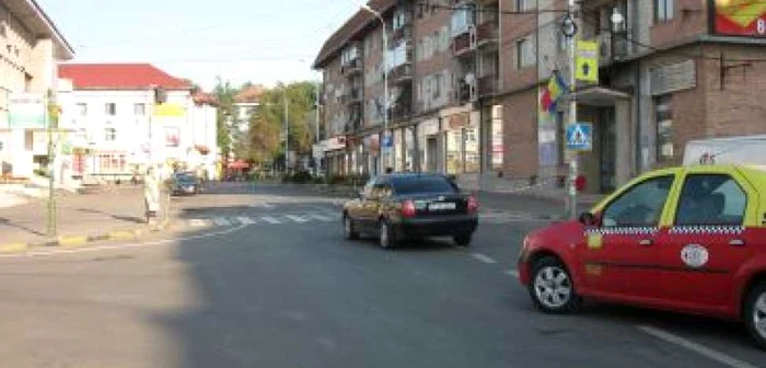 Suceava: Pietoni călcaţi pe trotuar