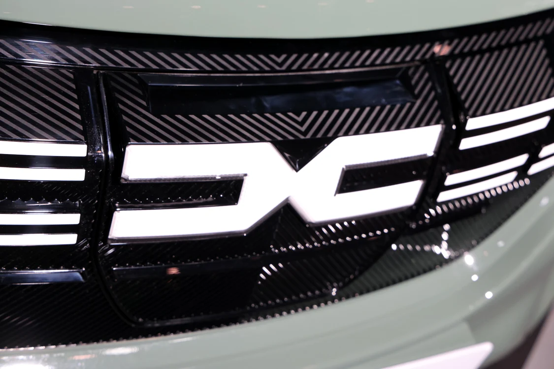 noul logo Dacia
