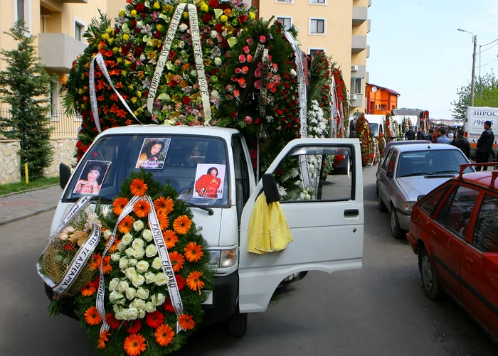 Fratele Fănicăi, la mormântul surorii salefoto: arhivă personală