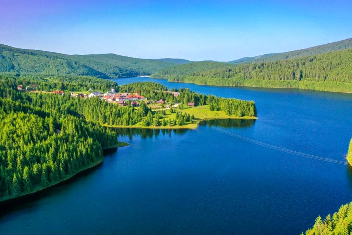 Lacul de acumulare de la Oașa FOTO Facebook/ Județul Alba