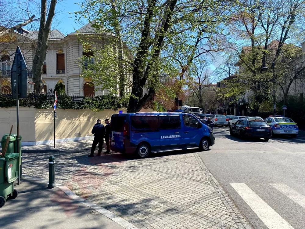 Jandarmii au intervenit pentru a calma spiritele Sursă foto: Fanatik 