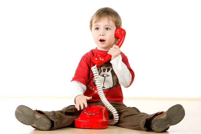 
    Unul din zece copii români intră în posesia unui telefon cu Android între 6 şi 9 aniFoto Shutterstock  