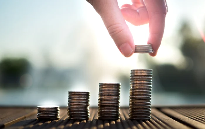 Sunt analizate două variante de creștere va salariului minum. FOTO Shutterstock