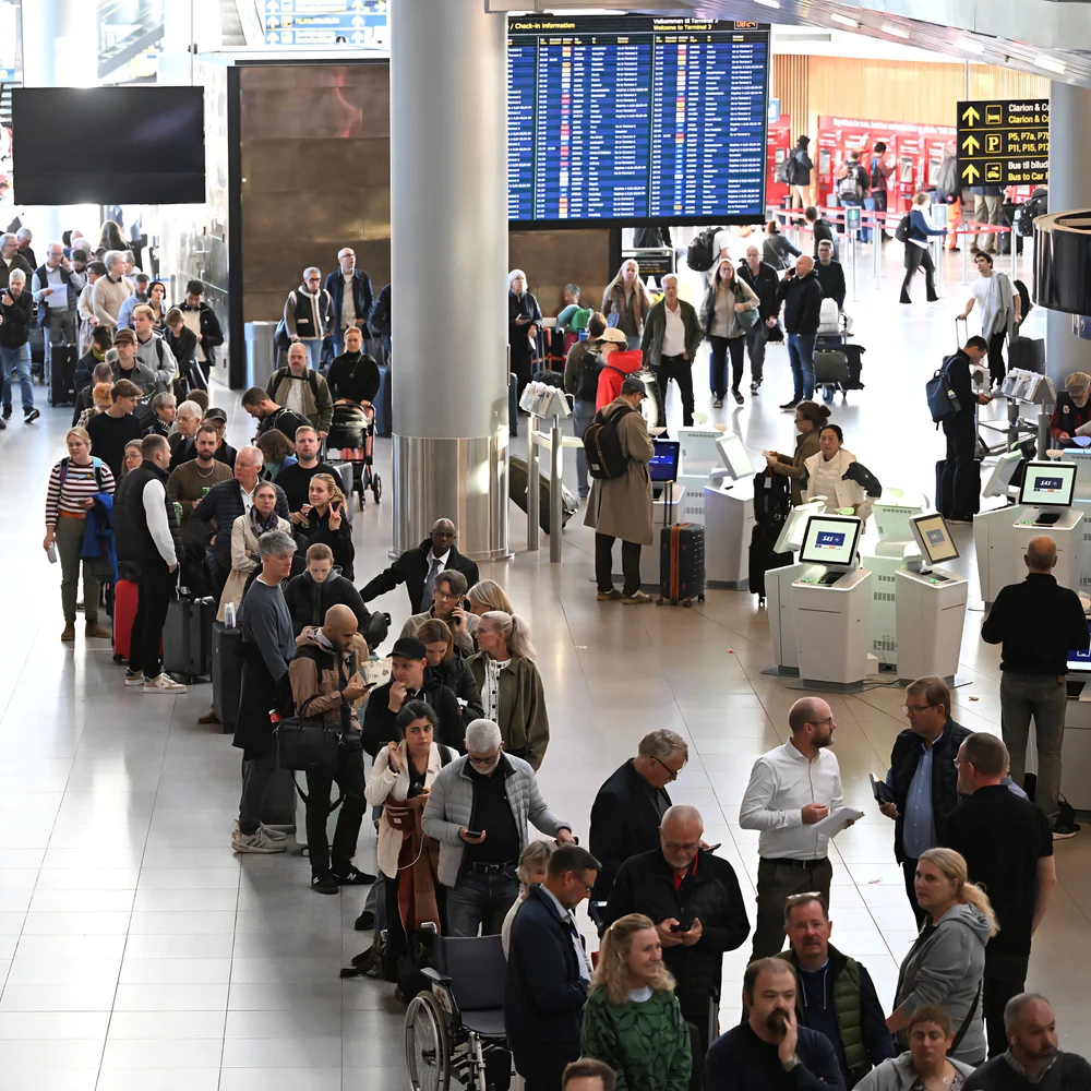 Danemarca acuză un posibil atac hibrid, după ce traficul aerian a fost blocat pentru a doua noapte de o alertă cu drone