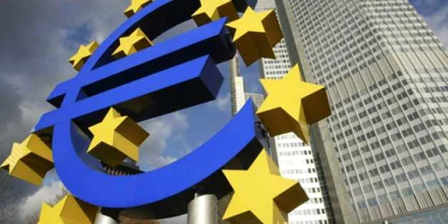 BCE este pusă din nou în situaţia de a salva Europa în locul politicienilor 