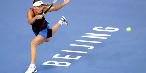 Daneza Caroline Wozniacki întoarce o minge în partida contra estoniencei Anett Kontaveit în timpul China Open la China National Tennis Centre în Beijing China FOTO Guliver / Getty Images / Lintao Zhang