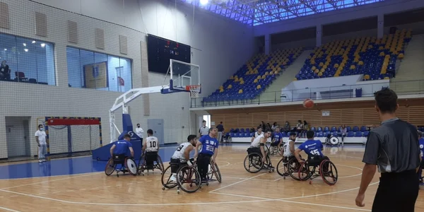 Turneu de handbal şi baschet în fotoliu rulant la Braşov FOTO Ioan Buciumar