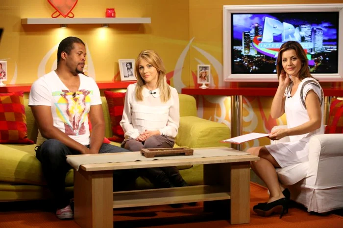 Andreea şi Cabral Ibacka alături de Monica Dascălu