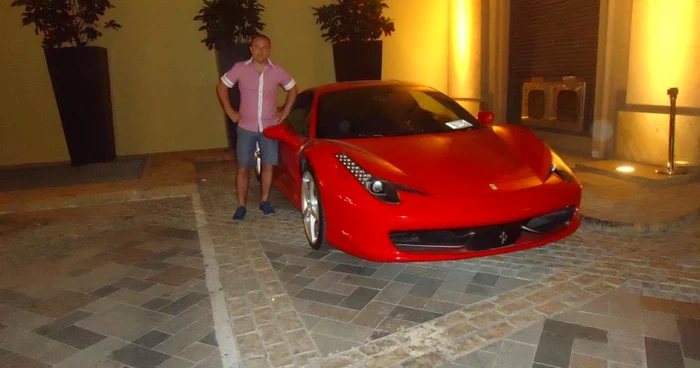 Petru Lupşac a descoperit că i s-a furat un seif din locuinţă după ce s-a întors din excursie FOTO facebook.com