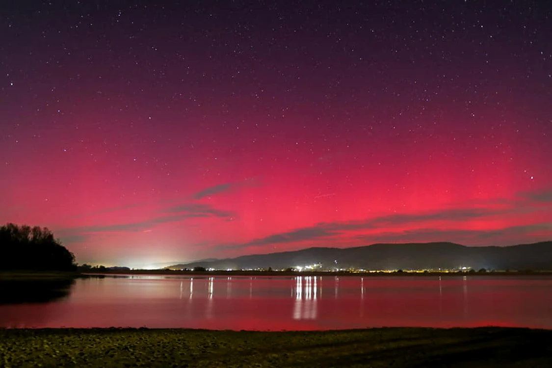 Aurora boreală văzută în Argeș/FOTO: Facebook