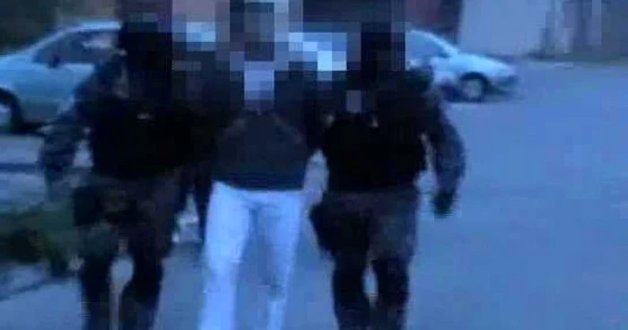 Bărbatul de 35 de ani a câştigat peste 11.000 de euro de pe urma celor pe care i-a minţit (Arhivă)