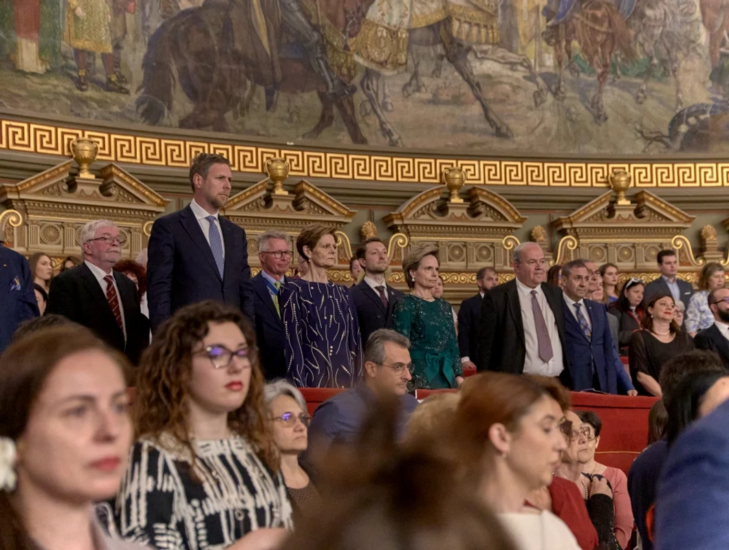 Prințul Leka al Albaniei, Principesa Elena și Principesa Sofia la Concertul Regal de la Ateneu de Ziua Regalității. FOTO: Dan Rădulescu