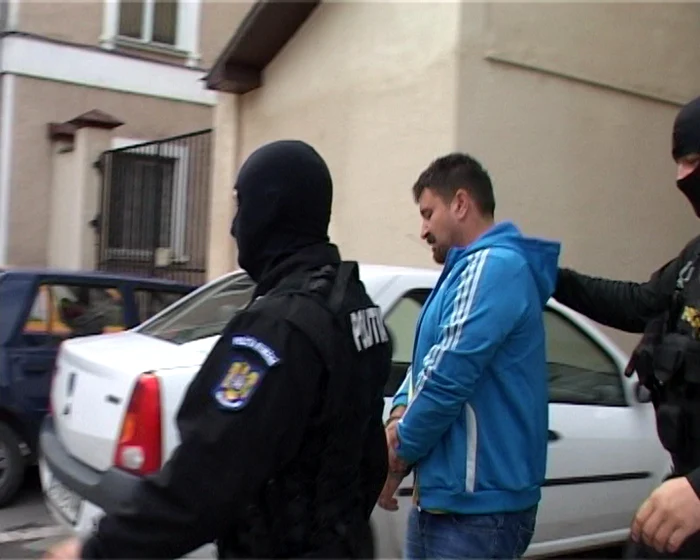 Bărbatul a fost reţinut la momentul comiteri infracţiunii